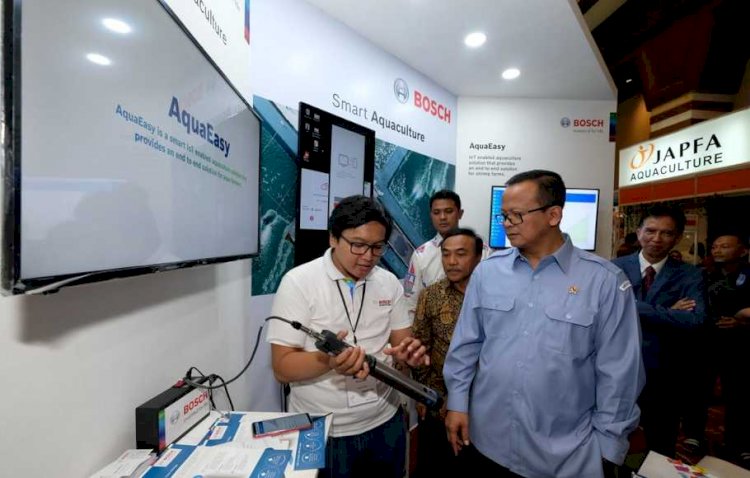 BERITASATU.COM - Minister of  Maritim Affairs and Fishery (KKP)  Edhy Prabowo visited Bosch booth at Aquatica Asia & Indoaqua 2019 event in Jakarta, Wednesday, November 6th, 2019.
